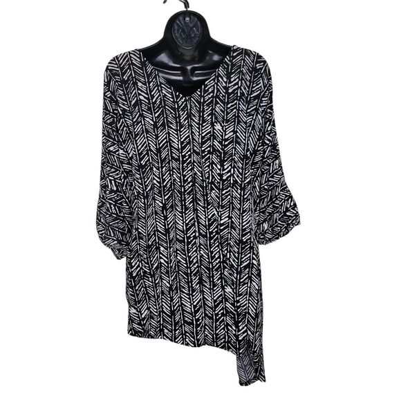 Lane Bryant cold shoulder asymmetric hem Tunic too size 22/24 - Picture 2 of 5